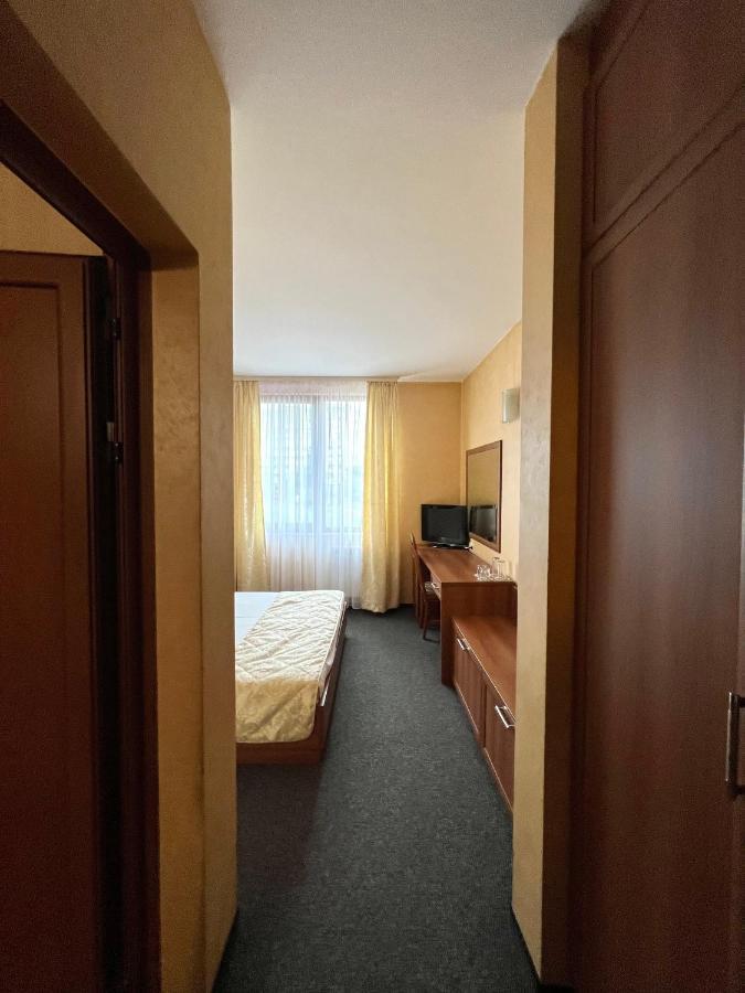 Hotel 007 Sofia Buitenkant foto