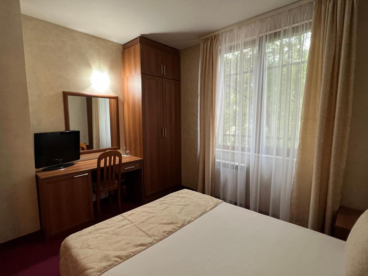 Hotel 007 Sofia Buitenkant foto
